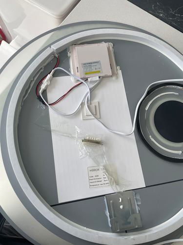 976910-MLU71498753737_092023