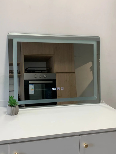 694455-MLU91924174431_092025