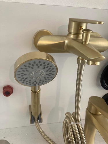 773894-MLU54226114864_032023