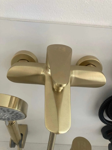 879232-MLU54226110594_032023