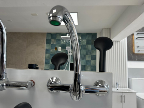 633488-MLU94785256880_102025