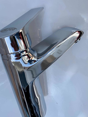 708940-MLU47216452480_082021