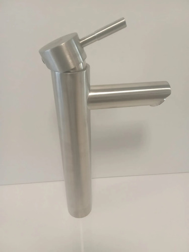 857562-MLU108422742165_032026