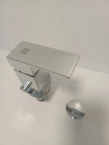 940528-MLU107727914753_022026