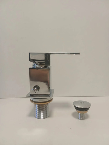 872229-MLU107039756942_022026