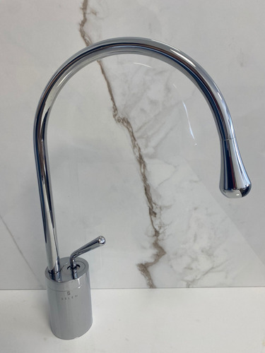 948052-MLU79890566996_102024