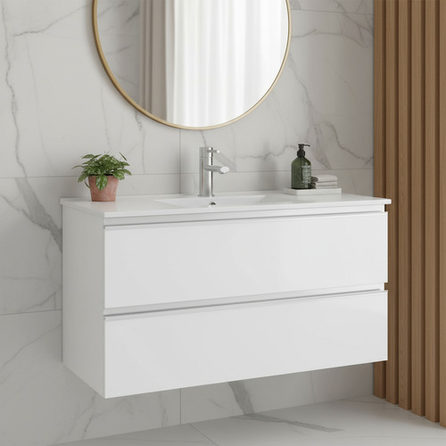 690464-MLU92143727109_092025