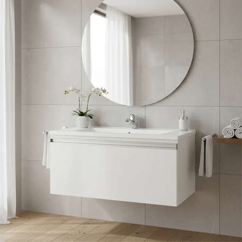 796079-MLU93553039371_092025