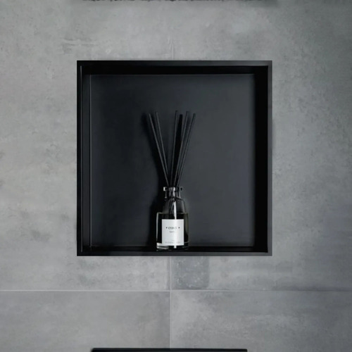 882576-MLU107345375975_022026