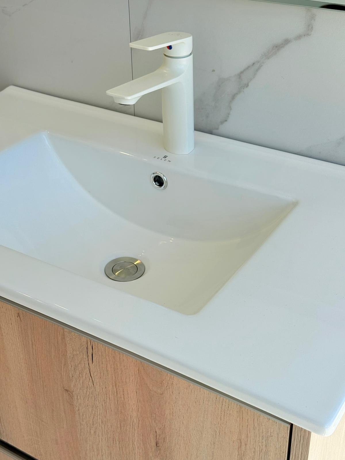 Griferia Canilla Lavatorio Blanca Acra