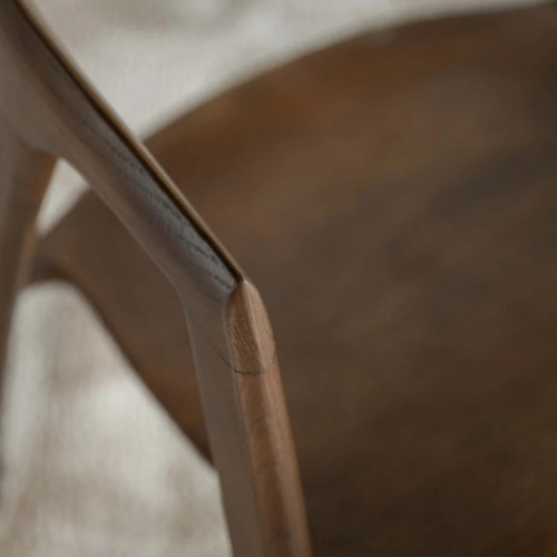 868058-MLU101801417221_122025