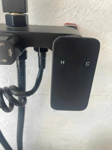 749799-MLU52625937497_112022